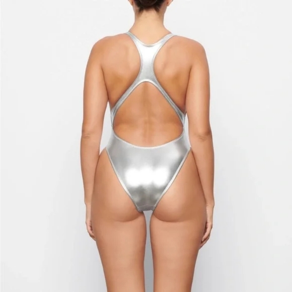 Skims Metallic Cut Out One Piece Monokini Swimsuit - Picture 2 of 6